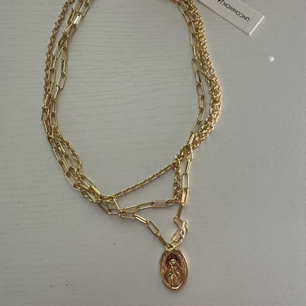 Three’s Company Necklace - NWT - Picture 4 of 4